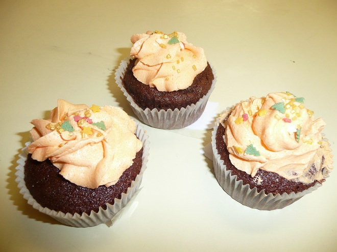Taller de cocina El lunes día 28 de octubre, vino a clase Helena. Una mamá que nos enseñó cómo hacer unos buenísimos cupcakes. ¡Muchas gracias porque aprendimos cantidad de cosas!