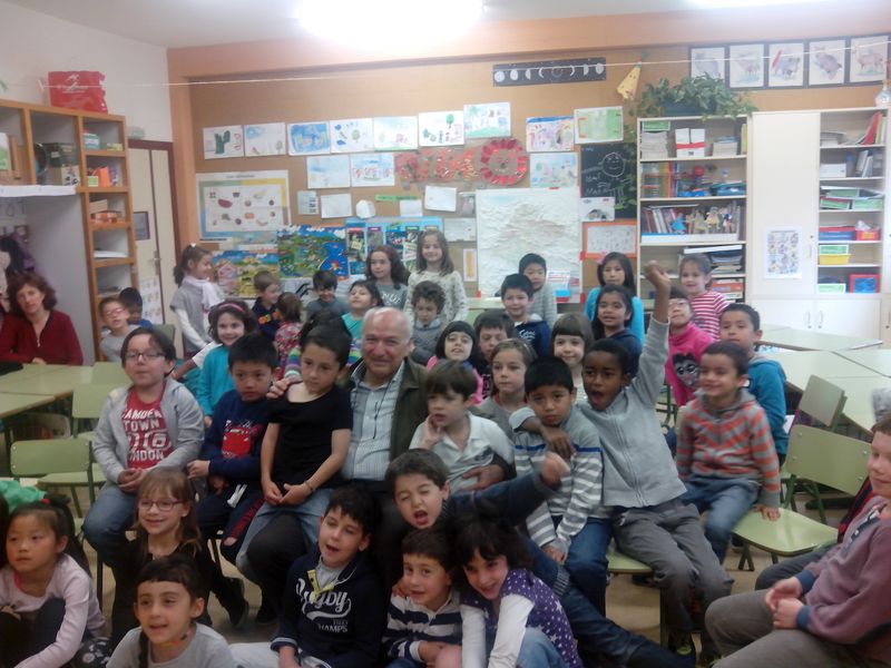 El pasado lunes 25 de Mayo nos visitó Jesús María, el abuelo de Nicolás, para compartir con todos los compañeros y compañeras de 1º sus experiencias. Fue una clase muy [&hellip;]