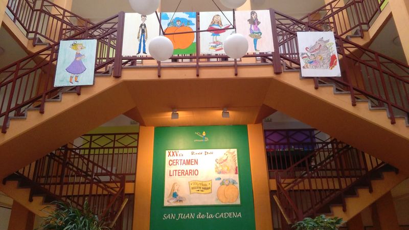 Relatos e ilustraciones premiadas para el XXVIII Certamen literario de los cursos de 1º y 2º de primaria. https://issuu.com/cpsanjua/docs/ganadores_concurso_literario_1___y__91b61ba0ffff97