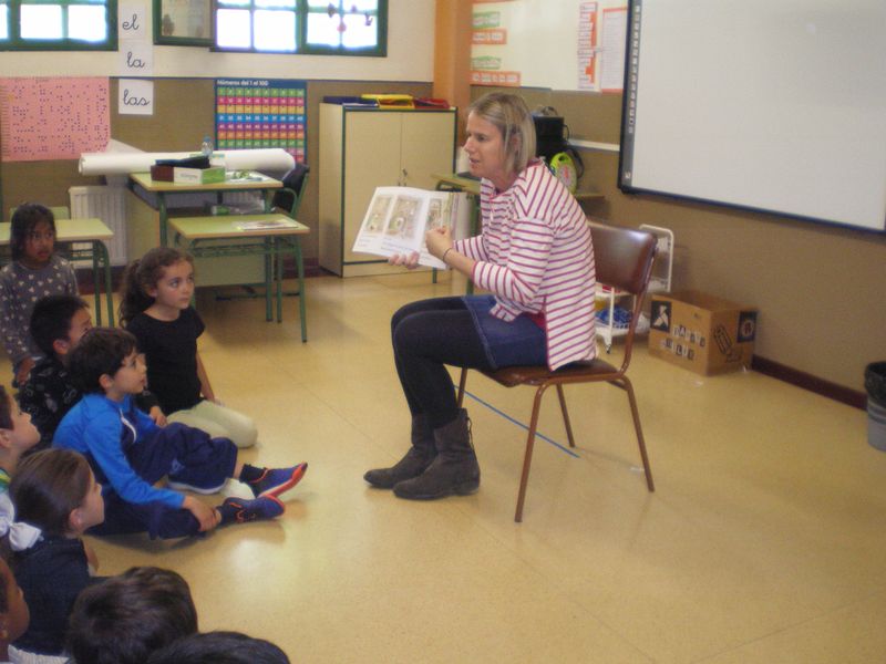 De nuevo hemos podido disfrutar del taller de cuentos de la madre de un compañero de 1º de primaria. Nos ha contado un cuento en inglés y a continuación hemos [&hellip;]
