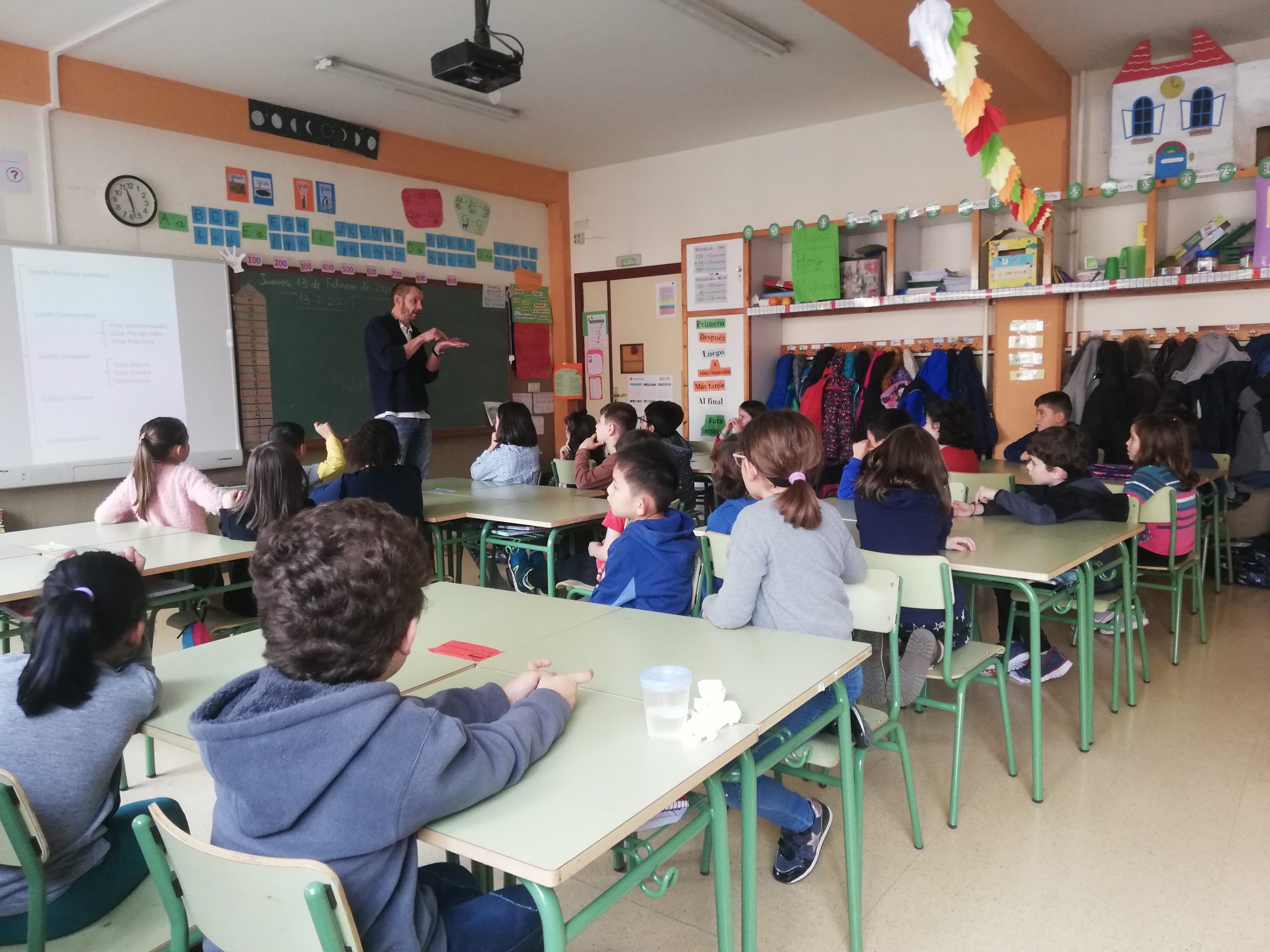 TALLER DE ARTRÓPODOS El pasado jueves 13 de febrero, el tío de Isabel Biurrun (2ºA) vino a enseñarnos cosas muy interesantes sobre los artrópodos. Además de explicarnos su origen, las [&hellip;]