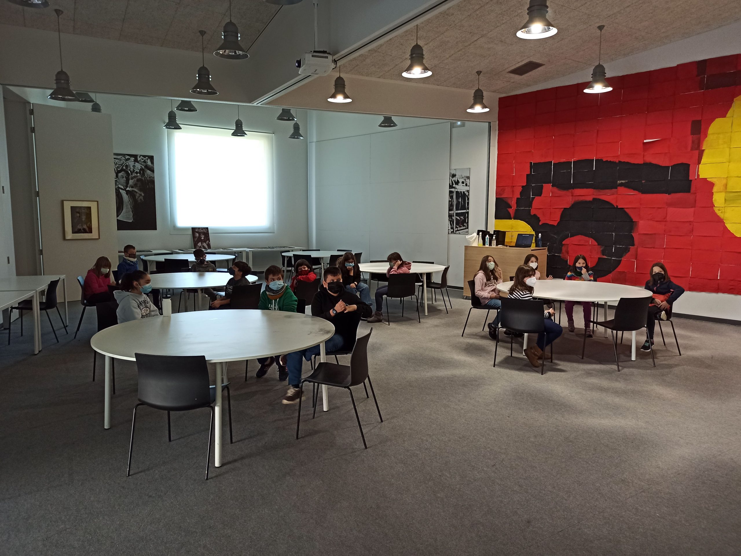 El alumnado de alemán de 4º,5º y 6º hemos visitado el Museo Universidad de Navarra. Nos han enseñado el espacio dedicado al fotógrafo José Ortiz Echagüe y hemos realizado dos [&hellip;]