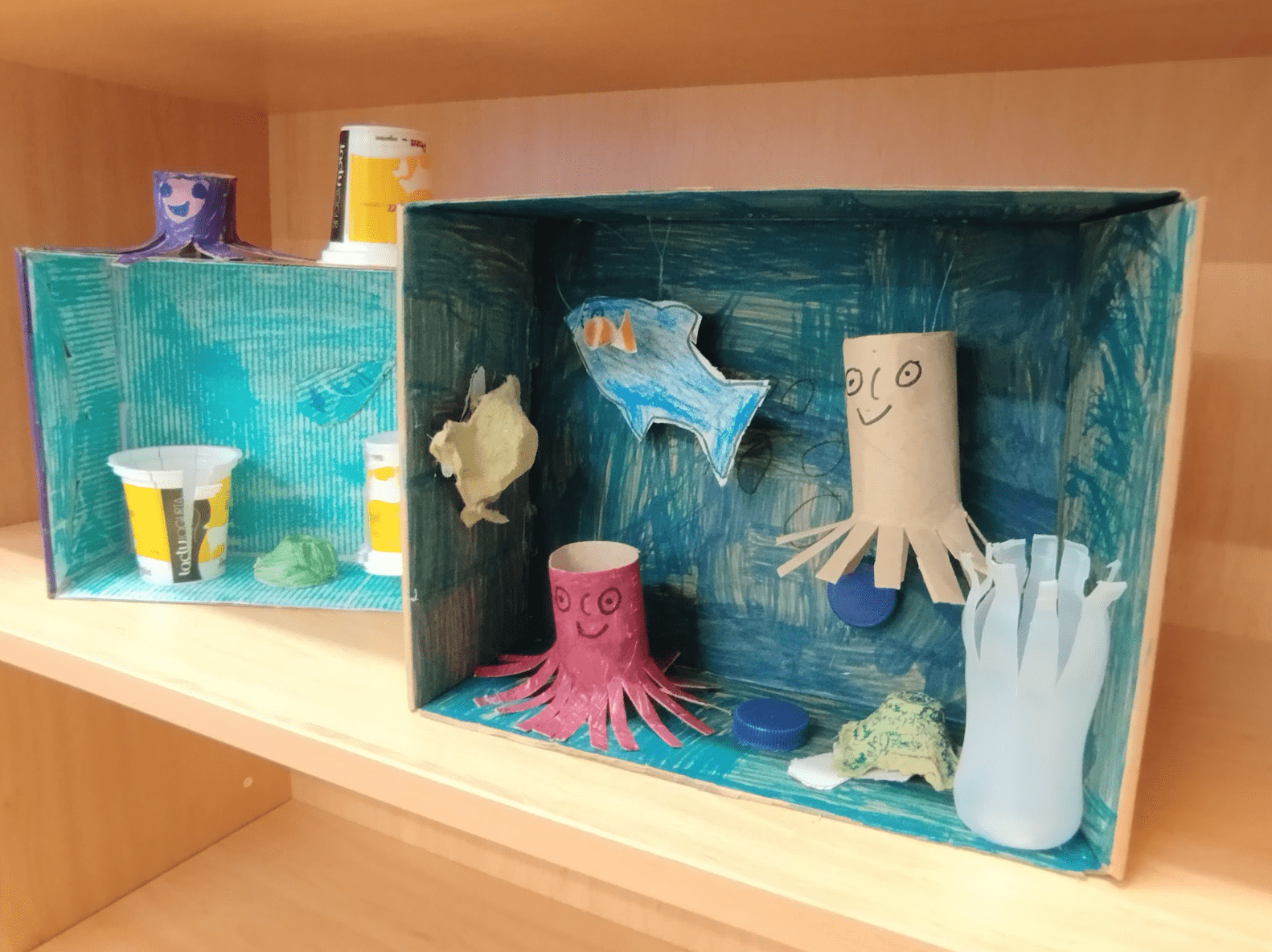 El alumnado de tercero de E.P. ha realizado una actividad de la Mancomunidad, en la que se han trabajado los siguientes objetivos: Desarrollar la imaginación para crear elementos naturales&nbsp; reutilizando [&hellip;]