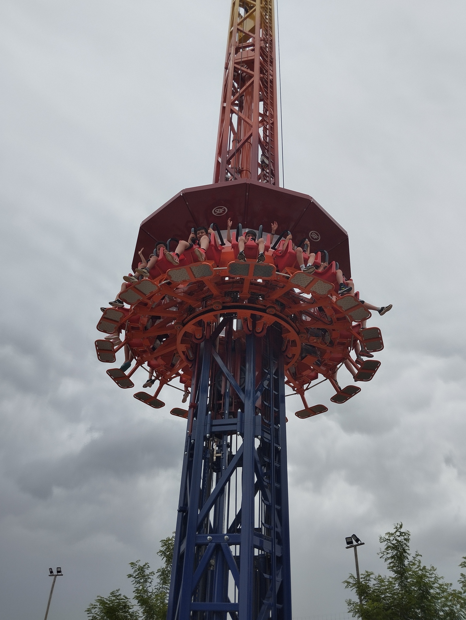 Para terminar el curso y ciclo, el alumnado de 4º A y B pasó un día en el parque de Sendaviva. Se divirtieron y disfrutaron de las diferentes actividades y [&hellip;]