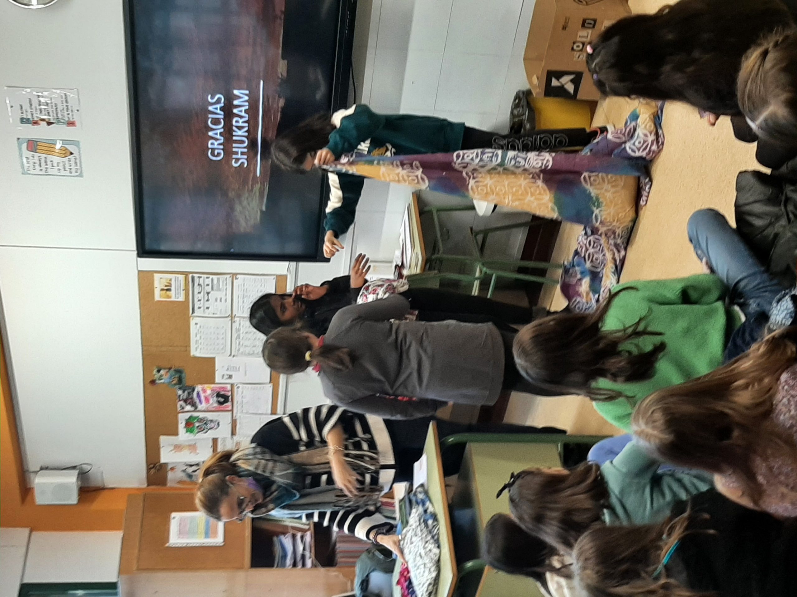 La madre de nuestra alumna Sania, de 5º de Educación Primaria, junto con la propia alumna, nos han dado una charla muy amena sobre sus experiencias con los Refugiados del [&hellip;]