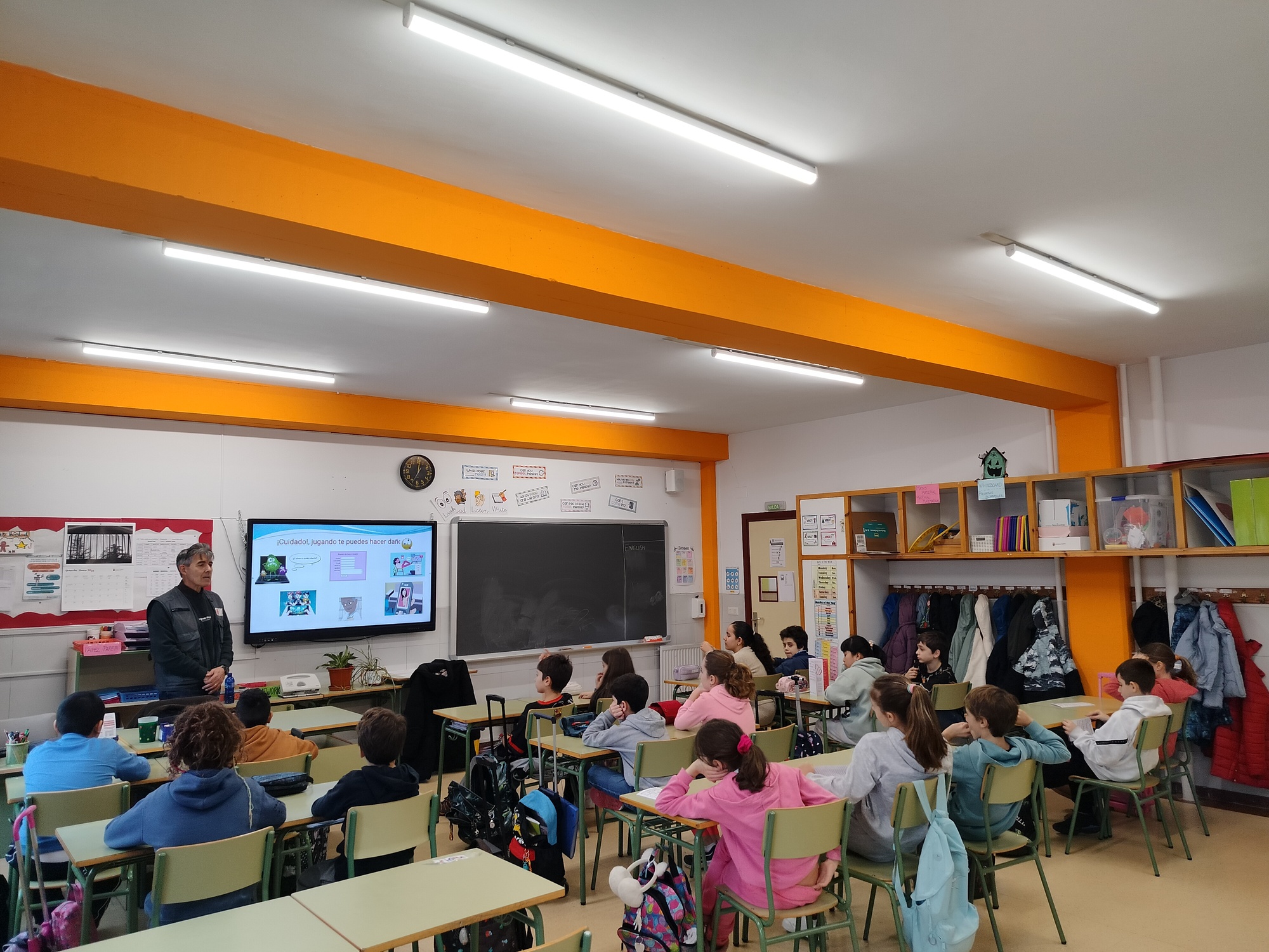 El jueves 9 de enero, el alumnado de 5º recibió una charla sobre Internet y las Redes Sociales, impartida por la Policía foral. Todo ello con el objetivo de sensibilizar [&hellip;]