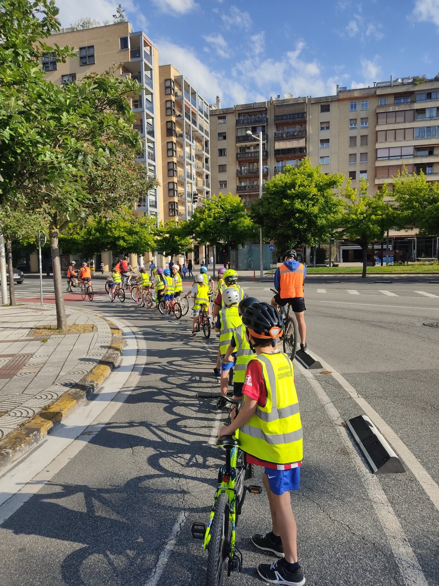 La semana pasada, el alumnado de 5º de Primaria participó en la actividad «La bicicletaen la escuela»; una propuesta de Educación Vial organizada por el Ayuntamiento dePamplona para promover el [&hellip;]